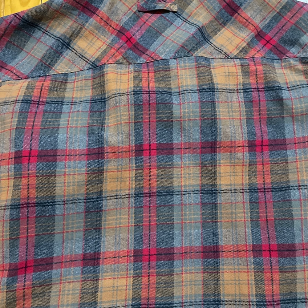 Men’s Legendary Whitetails heavy weight flannel shirt jacket.